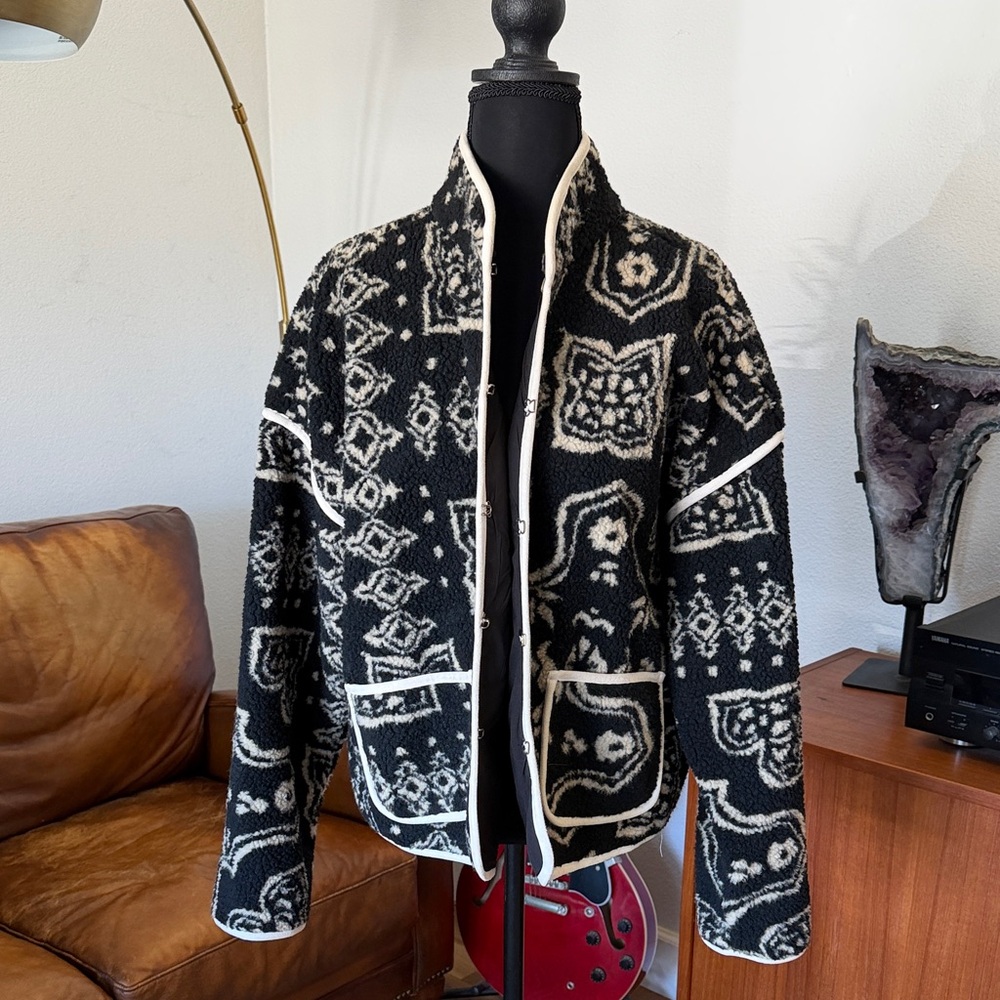 Black and White Patterned Fleece